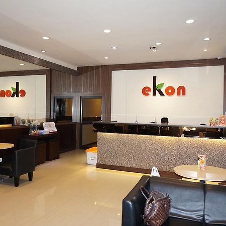 Ekon Hotel 요그야카르타 외부 사진