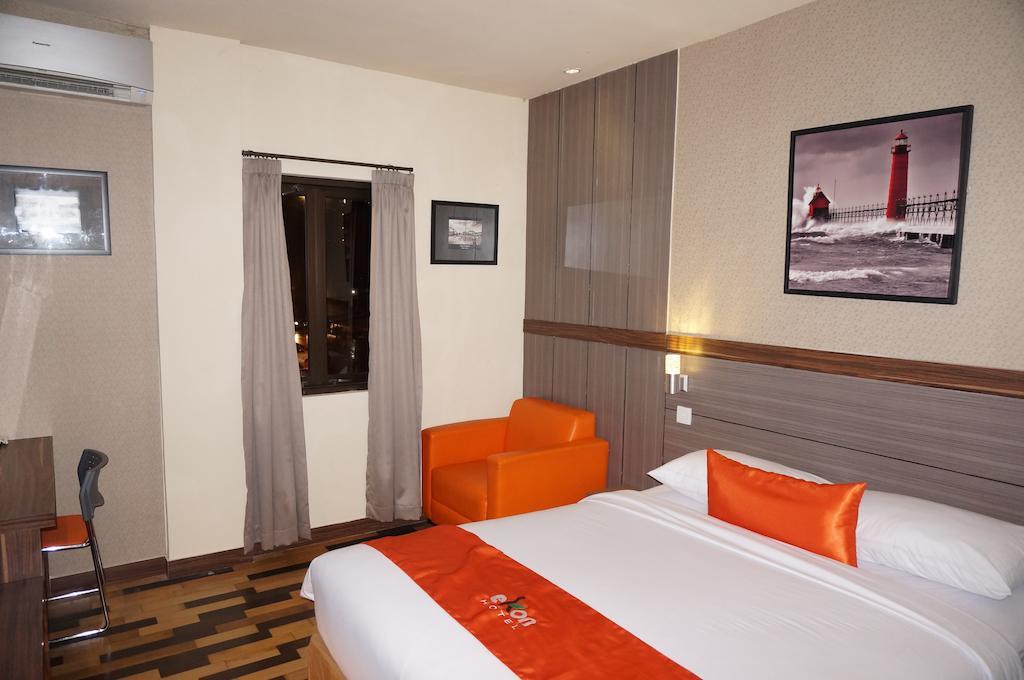 Ekon Hotel 요그야카르타 외부 사진